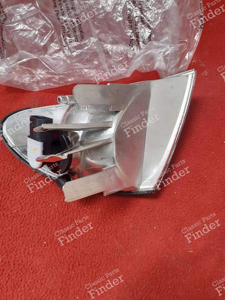 Right front turn signal - BMW 3 (E46) - 06232110- 1