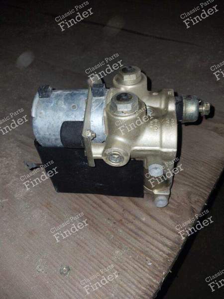 NEW OLD STOCK BMW E30 M3 ABS control block - BMW 3 (E30) - 0265200035- 0