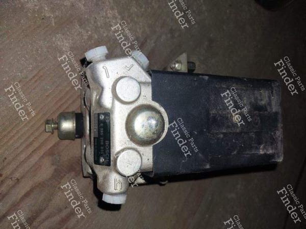 NEW OLD STOCK BMW E30 M3 ABS control block - BMW 3 (E30) - 0265200035- 2
