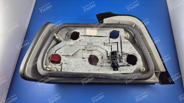 Right Taillight - Sedan - BMW 3 (E36) - 3