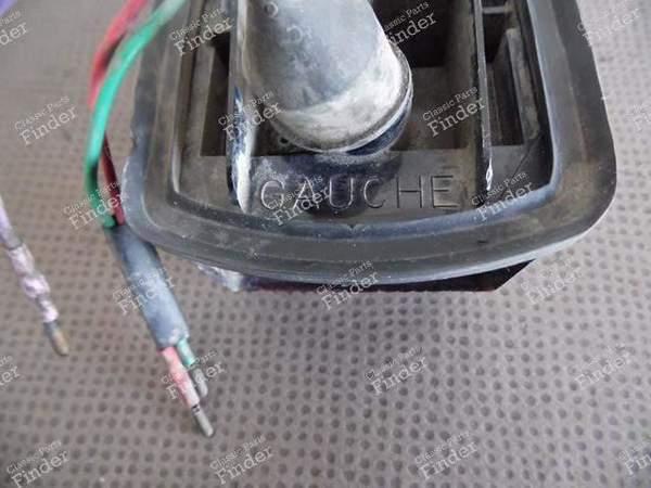 FEU ARRIERE GAUCHE - CITROËN DS / ID - 637- 9