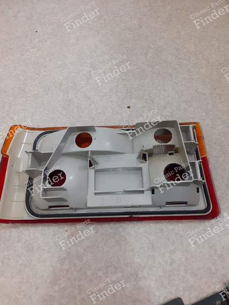 Feu arrière droit R9 phase 1 - RENAULT 9 / Alliance / Broadway / 11 / Encore (R9 / R11) - 20910- 1