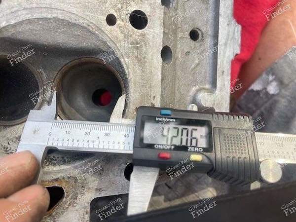 Cylinder head - ALPINE A310 - 526607- 8