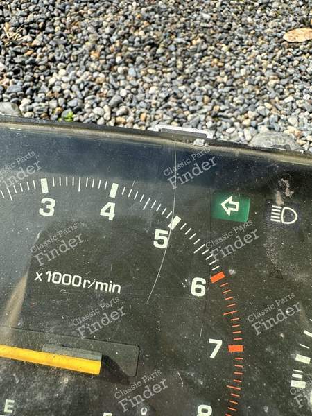 Compteur de Toyota TA60 - TOYOTA Celica (A60) - 1573001940 / 8301094570- 1