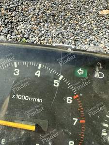 Compteur de Toyota TA60 - TOYOTA Celica (A60) - 1573001940 / 8301094570- thumb-1