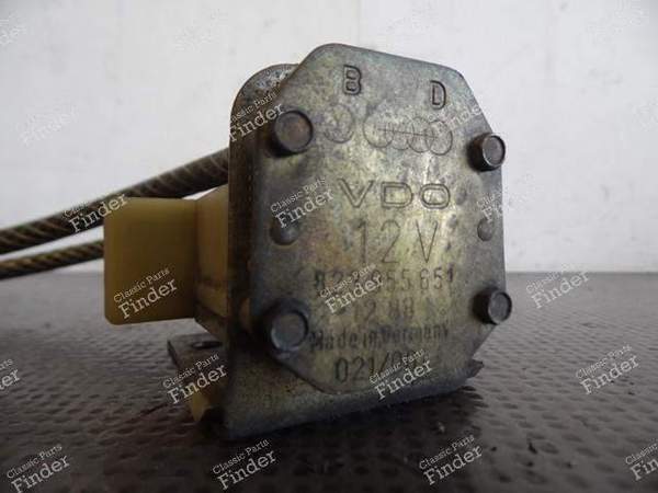 WINDSHIELD WASHER PUMP 823955651 PORSCHE 944 & 924 - PORSCHE 924 - 823 955 651- 7