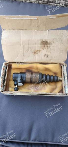 Clutch slave cylinder - AUDI 100 / 200 / 5000 (C2) - 857721261 / 431721261 / 443721261- 5