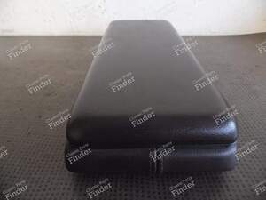 Armrest / Cassette Case - PORSCHE 928 - Référence 92855570153 équivalente à 92855570102, 477857453 ou 477857059- thumb-2