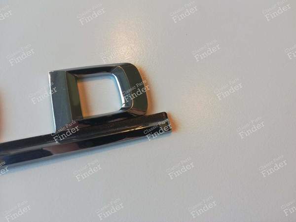 Kofferraumsigle - Version 2.5 Diesel - MERCEDES BENZ 190 (W201) - A2018172115- 4