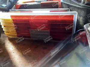 Feux arrières gauche et droite - SIMCA-CHRYSLER-TALBOT 1307 / 1308 / 1309 / 1510 / 150 / Solara / Alpine - 20750 / 1220227 - 1210227 / 1506 - 1507- thumb-1