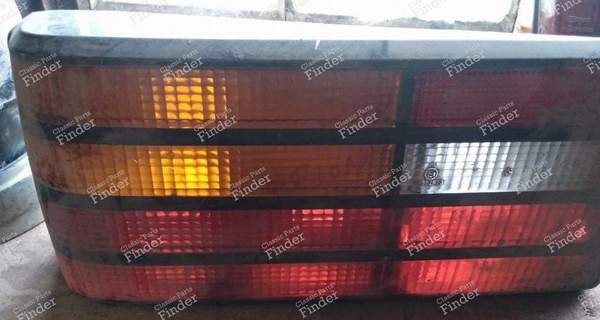 Cabochon de feu arrière - Orion phase 2 - FORD Escort / Orion (MK3 & 4) - 41212 / 79BG13N004- 0