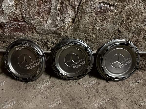 3 hubcaps NOS - MERCEDES BENZ W108 / W109 - 1154010324- 1