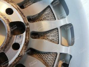 Original 'Gullideckel' 15" rim - MERCEDES BENZ 190 (W201) - 2150209 / 20140110202- thumb-9