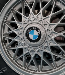 Lot de 4 caches moyeu pour jante BBS en 14 pouces - BMW 3 (E30) - Equiv. 36132225622- thumb-7