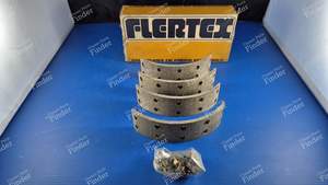 Satz von 4 Bremsbackenbelägen für die Hinterradbremse für RENAULT 15 / 17 (R15 - R17)