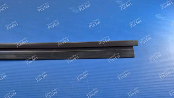 Inside left window wiper seal strip - PEUGEOT 205 - 930958- 2