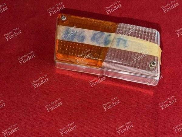 Right front two-tone flasher / pilot cap - Phase 1 - RENAULT 6 (R6) - 425D- 1