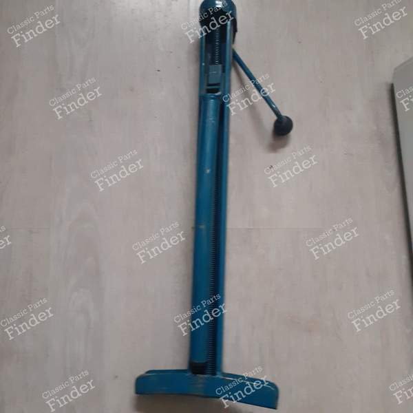 Cric - MG MGB / MGC - 1