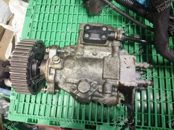 Pompe à injection avec faisceaux pour moteur 2.5 TD - CITROËN XM - 0460404993- 0