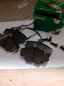 Front brake pads - RENAULT Clio 1