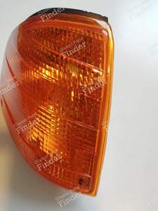 Right front turn signal light - MERCEDES BENZ C (W202) - Equiv. A 202 826 0243 / A2028260243- thumb-1