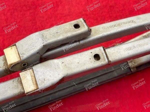 Pair of wipers - PEUGEOT 504 - Crystal GT- 4