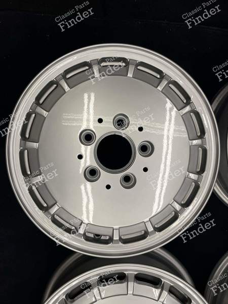 Jantes en alliage originales 'Gullideckel Fuchsfelgen' 5Jx14 ET50 - MERCEDES BENZ 190 (W201) - 2014000702- 4