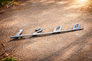 Original Opel „1200“ Emblem für OPEL Olympia Rekord P (P1)