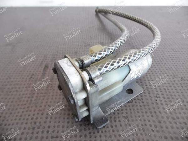 WINDSHIELD WASHER PUMP 823955651 PORSCHE 944 & 924 - PORSCHE 924 - 823 955 651- 0