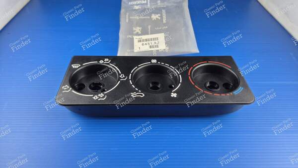 Façade de commande de chauffage / ventilation - PEUGEOT 205 - 6451A2- 3