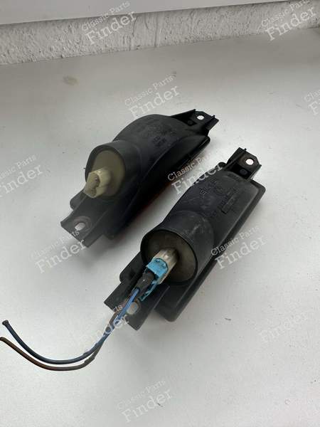 Paire de clignotants - BMW 3 (E30) - 1372 (R) / 503.02 - 63131380967 (L)- 2