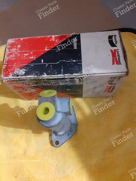 Brake master cylinder - PEUGEOT 505 - 611510- 2