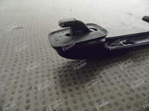 GRIFF FÜR RECHTE TÜR - 924 & 944 - PORSCHE 944 - Références: 94453890600, 94453890603, 477837038C, 477837038D et 477837038H- 8