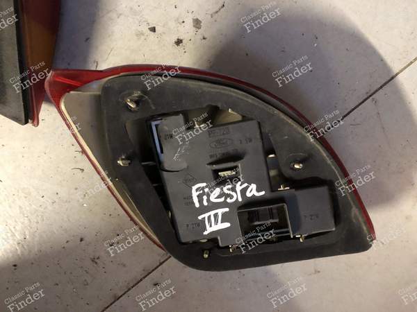 Rechtes Rücklicht - FORD Fiesta - 1044154 / 96FG13W004- 1