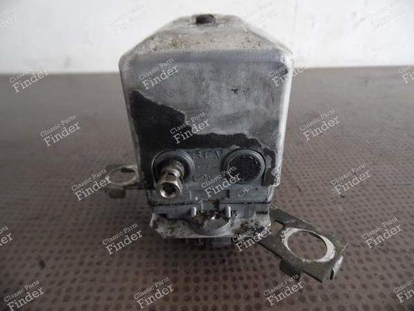 SCHEIBENWISCHERMOTOR - PEUGEOT 403 - 6407.22- 6