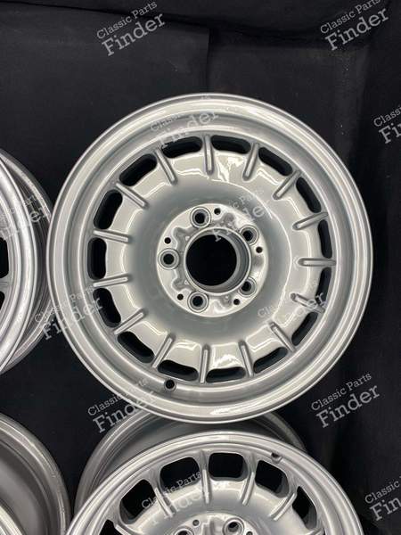 Original Baroque wheels for W123 5.5Jx14 ET30 1234001702 - MERCEDES BENZ W123 - 1234001702- 2