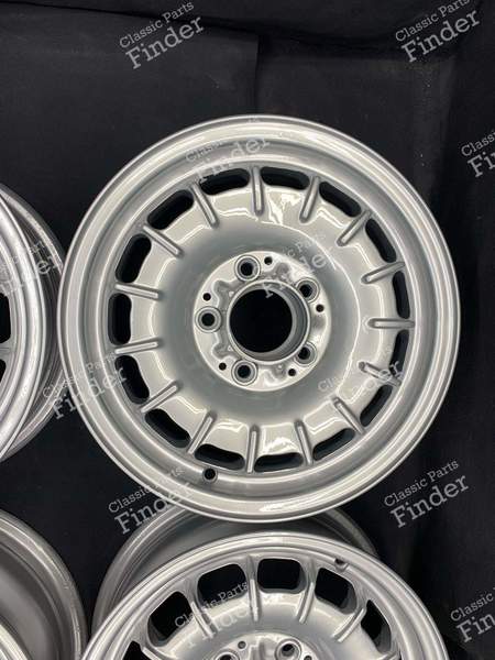 Jantes Baroque originales Fuschsfelgen 5.5Jx14 ET30 1234001702 - MERCEDES BENZ W123 - 1234001702- 2