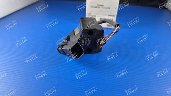 Commande d'électrovanne de pompe à injection - PEUGEOT 306 - 1680.76 / BOSCH 0281005033- 1