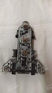 Feu arrière gauche complet avec porte-ampoules - VOLKSWAGEN (VW) Golf IV / Bora / Jetta - OEM: VW 1J6945- thumb-4
