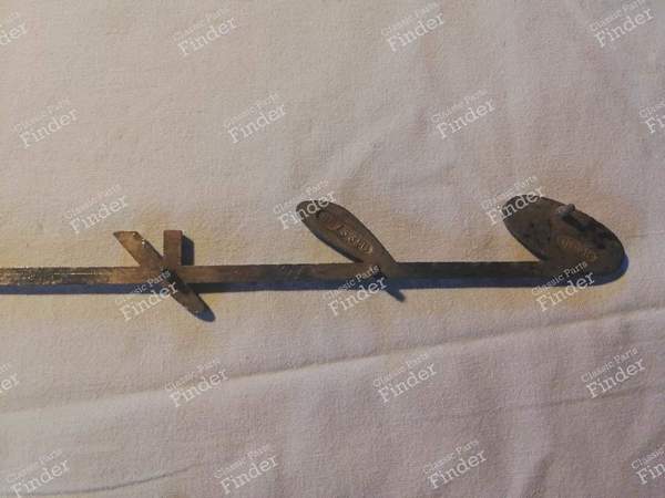 Inscription 'Olympia - OPEL Olympia Rekord - 6673350 (?)- 8