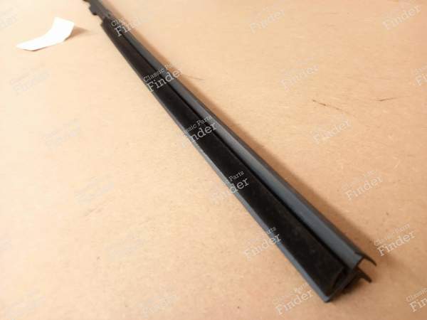 Left front interior window wiper - Phase 1 - 5 doors - VOLKSWAGEN (VW) Golf II / Jetta - 193837471C- 5