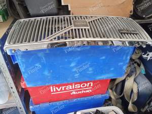 Volvo 740 grille - VOLVO 740 / 760 / 780 - thumb-6