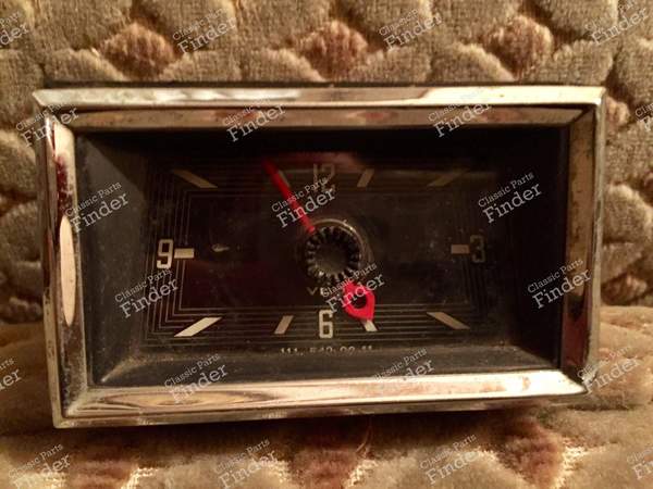 Borduhr - MERCEDES BENZ W111 / W112 (Heckflosse) - 1115420011- 0