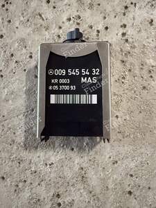 Relais de la pompe à carburant - MERCEDES BENZ SL (R129)