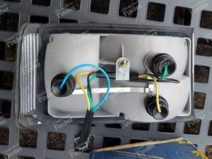Feu arrière droit - PEUGEOT 104 / 104 Z - 1211270 / 6343.90- thumb-2