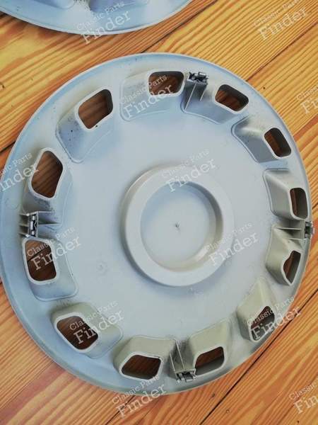 Lot de deux enjoliveurs 'Turbine' - PEUGEOT 309 - 4