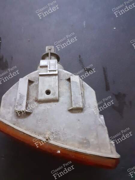 Clignotant avant droit - Phase 2 - VOLKSWAGEN (VW) Polo / Derby - 867953050- 1
