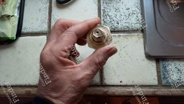 Injection engine cold start valve - PEUGEOT 404 - 4002.56- 1