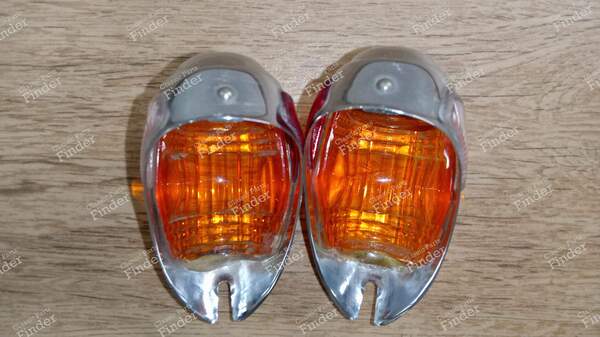 Gehäusepaar für Seitenmarkierungsleuchten und Blinker - MERCEDES BENZ W110 - K23239- 1