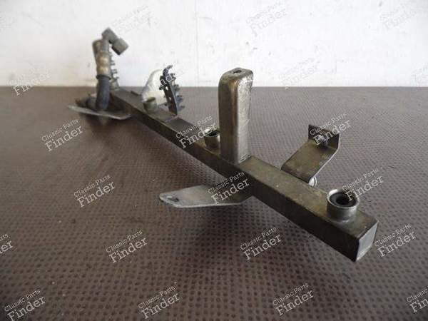 RAMPE INJECTION PORSCHE 944-2 & 924S - PORSCHE 944 - 94411008020 ou 94411008008- 3